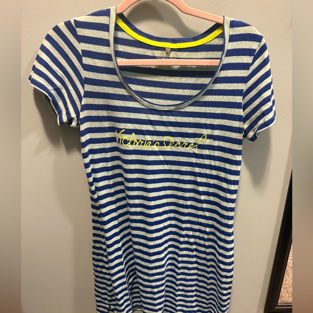 Victoria's Secret Striped Blue and White Top size Medium